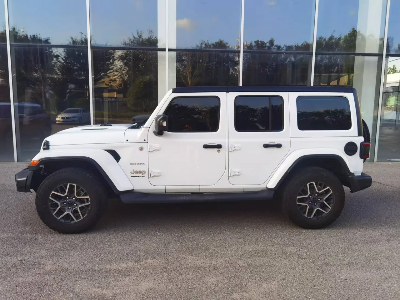 Jeep herdsman (imported) 2024 herdsman 2.0T Sahara four-door automatic gear 8