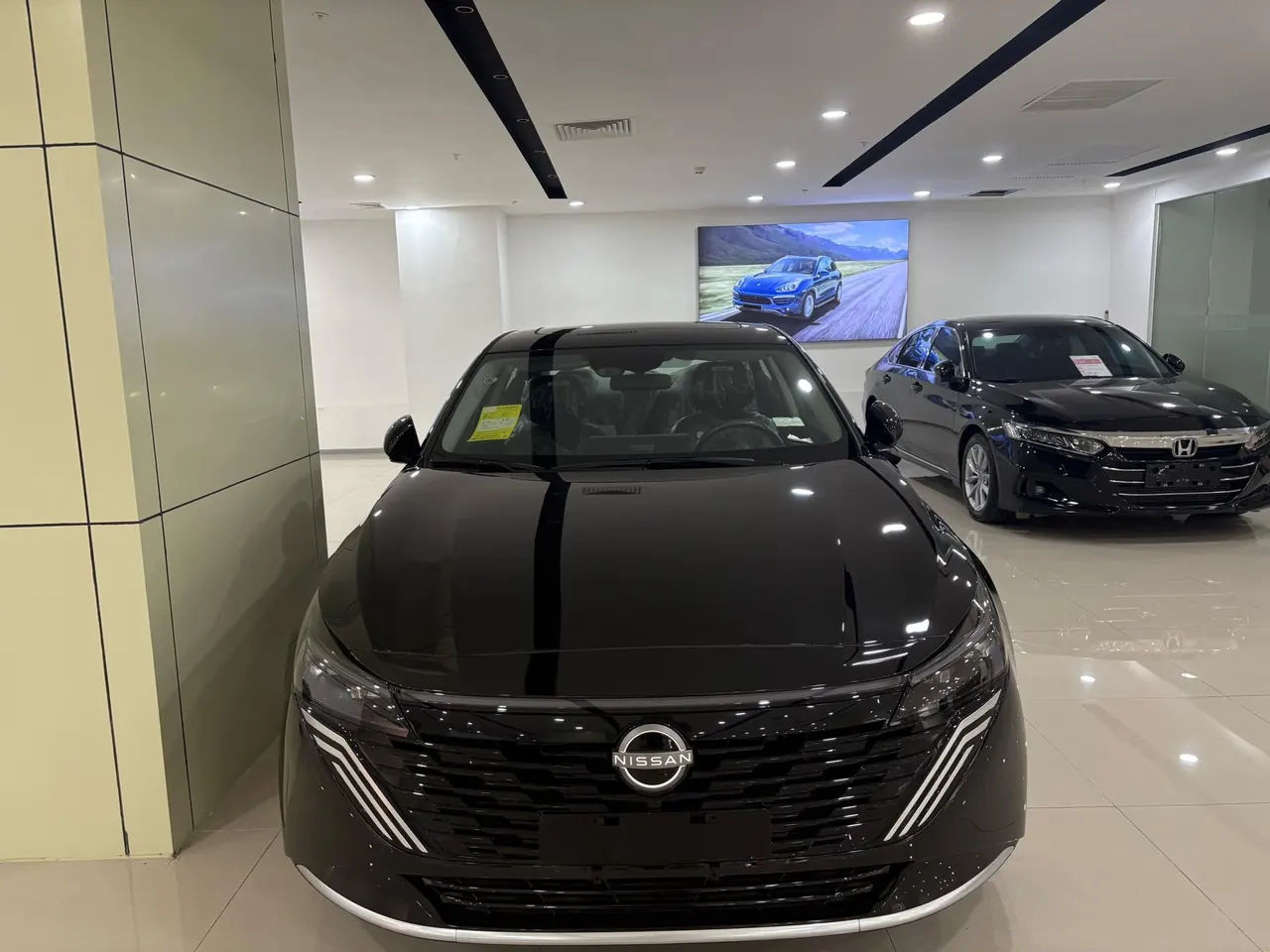 Nissan 2026 Teana 2.0 Stepless Hongmeng Cockpit Super Comfortable Automatic Gear 2