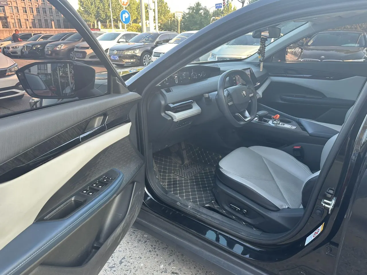 ChangAn 2023 UNI-V Smart Electric iDD 1.5T 113km Smart Auto 9