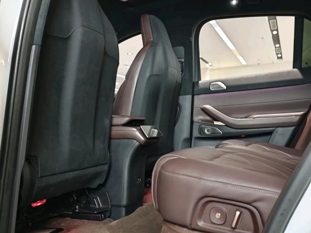 NIO 2023 EC 7 100kWh First Edition Automatic Gear 9