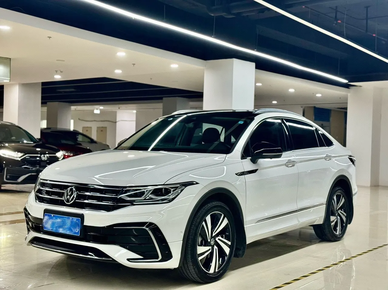 Volkswagen 2021 Tiguan X 2.0TSI 330TSI Two-Drive Ultimate Automatic Gear - View 1