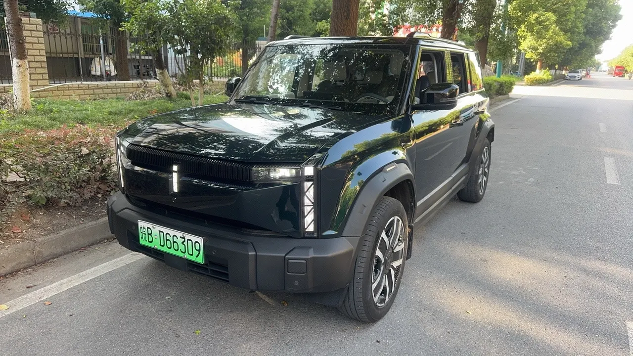 ICAR 2024 iCAR 03 501km 4-wheel drive long endurance advanced automatic gear - View 1