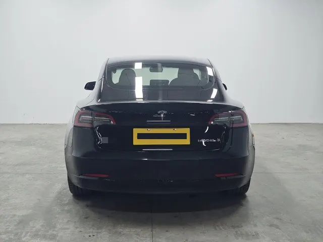 Tesla 2022 Model 3 rear-wheel drive version of automatic transmission 2