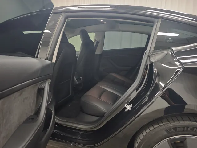 Tesla 2022 Model 3 rear-wheel drive version of automatic transmission 6