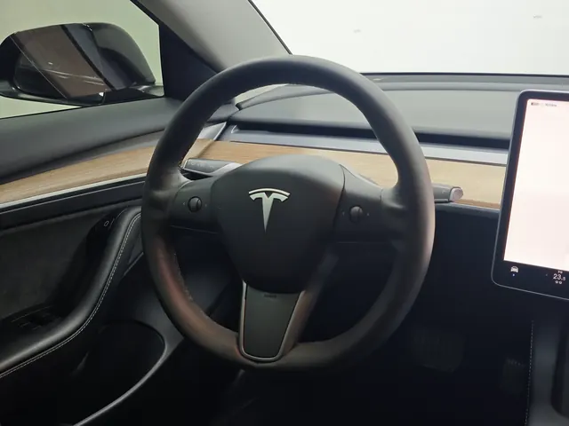 Tesla 2022 Model 3 rear-wheel drive version of automatic transmission 8