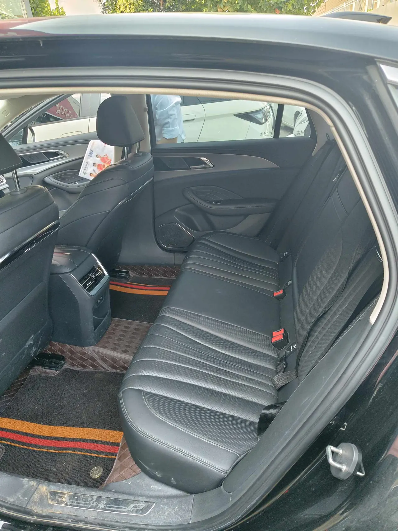HongQi 2024 H5 2.0T Zhilian Qi Chang Edition Automatic Gear 2
