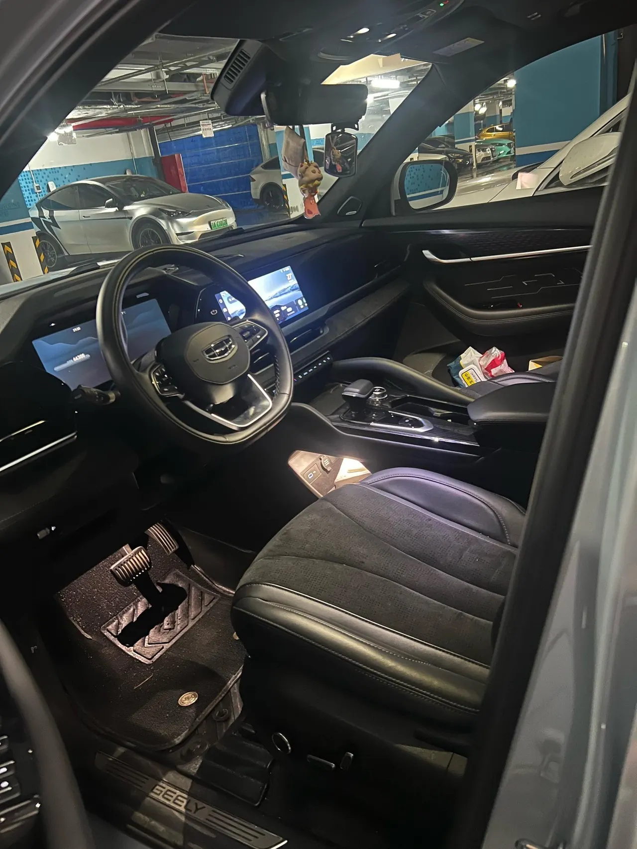 Geely 2022 XingyueL (Monjaro) Raytheon Hi · X 1.5T Hybrid Super Auto 2