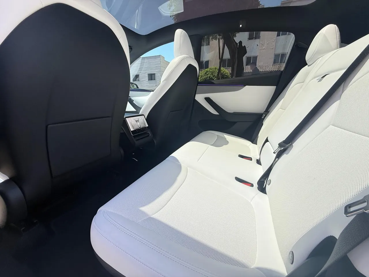 Tesla 2026 Model Y long endurance all-wheel drive version automatic transmission 10