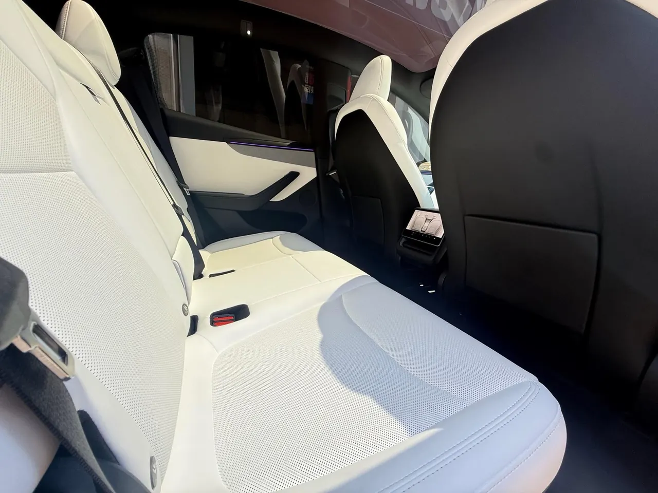 Tesla 2026 Model Y long endurance all-wheel drive version automatic transmission 11