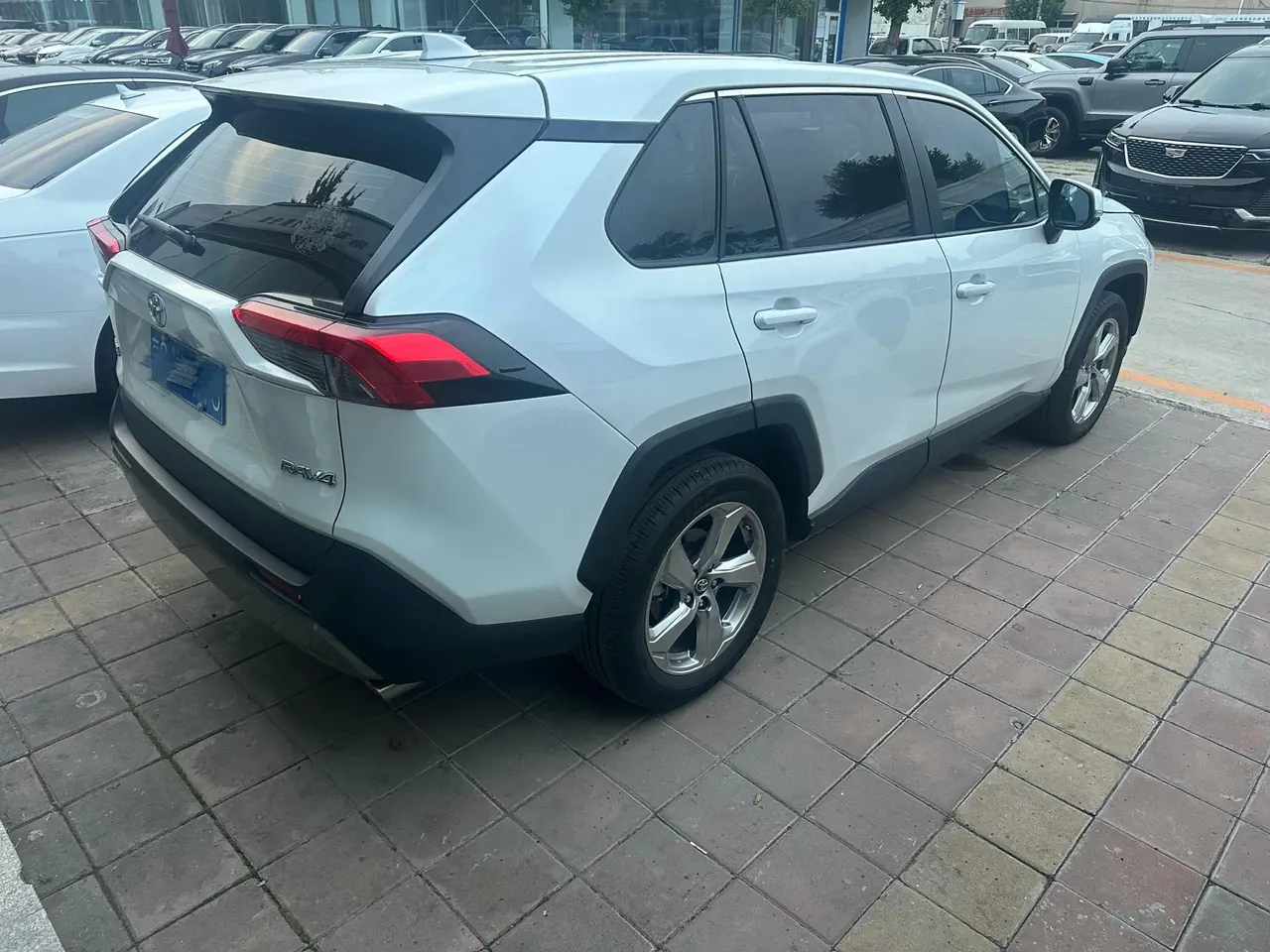 Toyota 2022 RAV4 Rongbo 2.0 Stepless Two-Drive Fashion Plus Edition Automatic Gear 4
