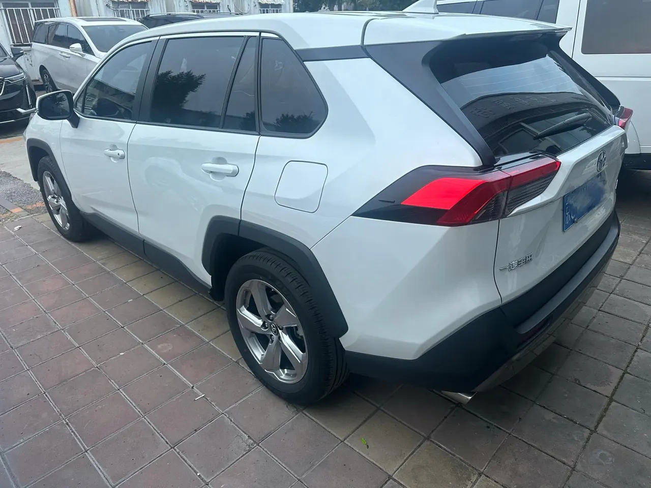 Toyota 2022 RAV4 Rongbo 2.0 Stepless Two-Drive Fashion Plus Edition Automatic Gear 5