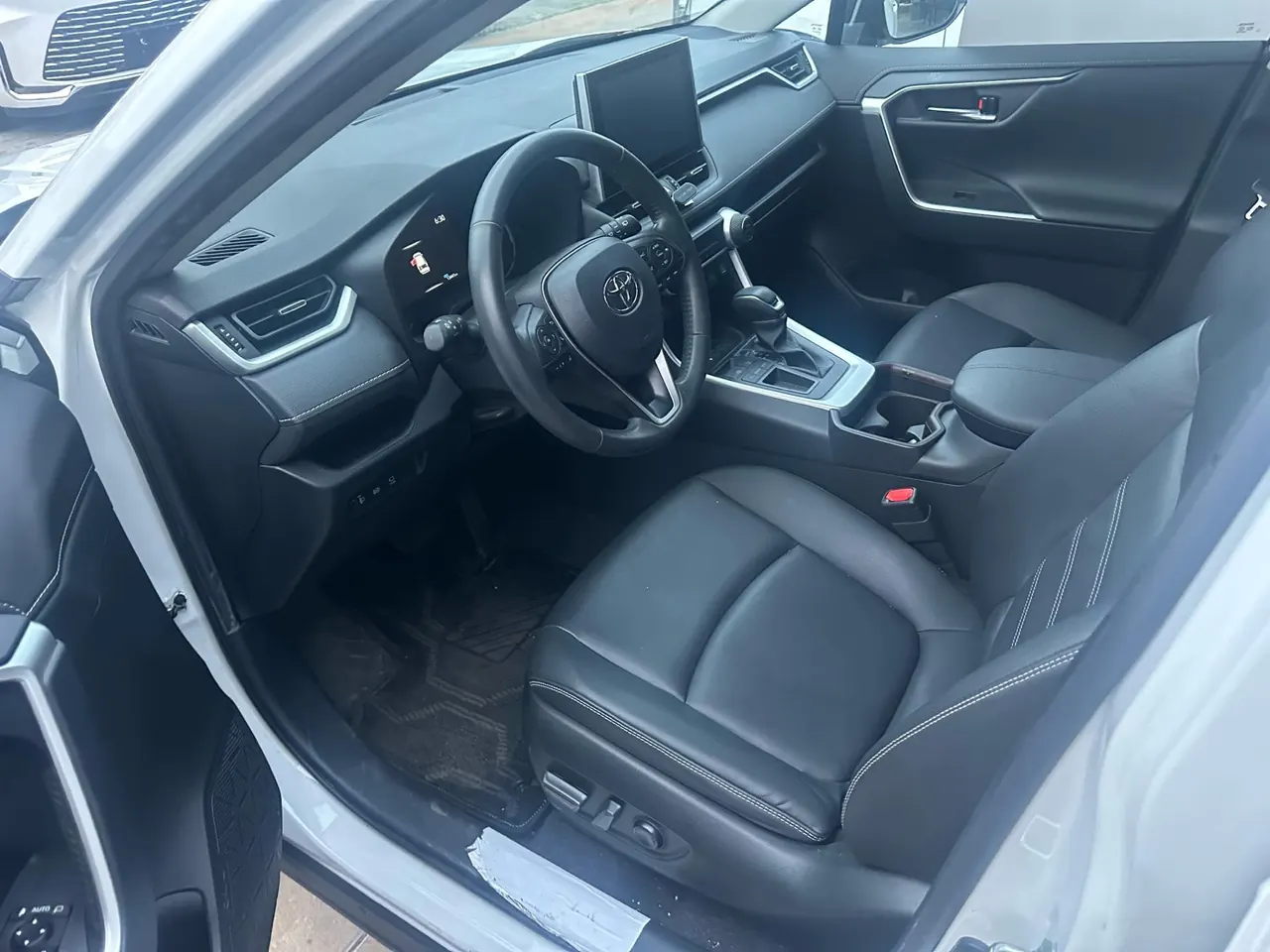 Toyota 2022 RAV4 Rongbo 2.0 Stepless Two-Drive Fashion Plus Edition Automatic Gear 8