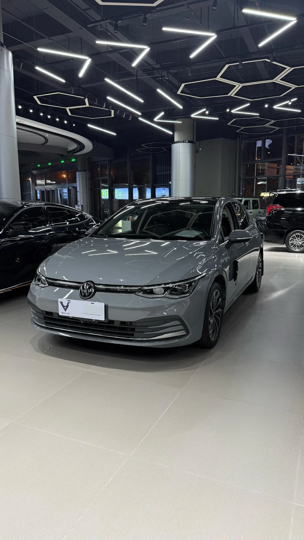 Volkswagen 2023 Golf 8 PRO 1.4TSI 280TSI Automatic - View 1