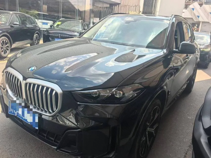 BMW 2023 X5 xDrive30Li 48V 2.0T exclusive m sports obsidian night suit automatic gear - View 1