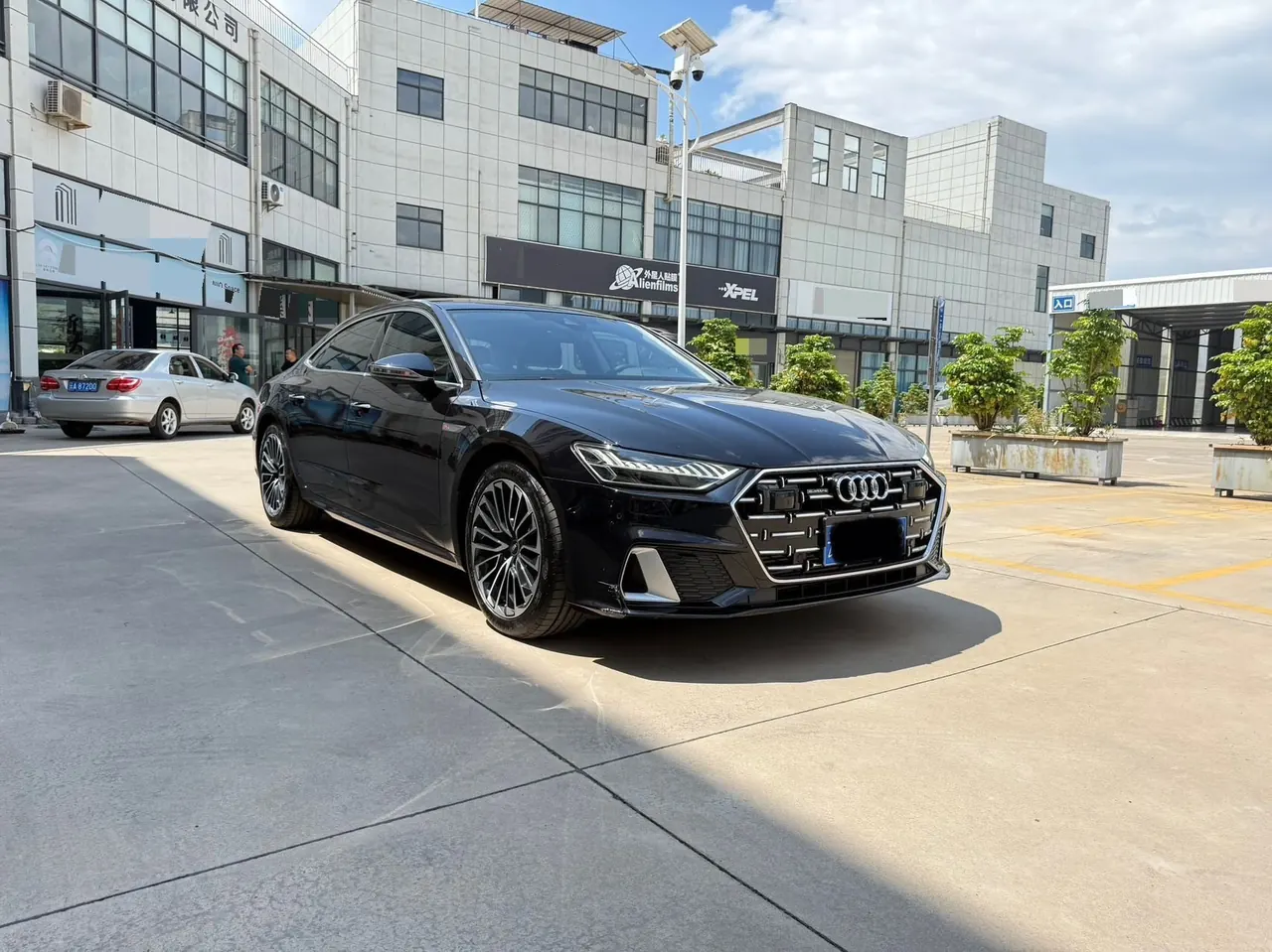 Audi 2025 A7L 2.0TFSI 45TFSI Luxury Automatic 3