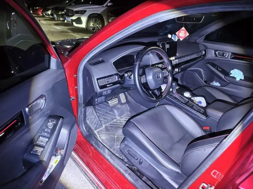 Honda 2023 Civic Hatchback 1.5T Stepless 240TURBO Extreme Edition Automatic Gear 4