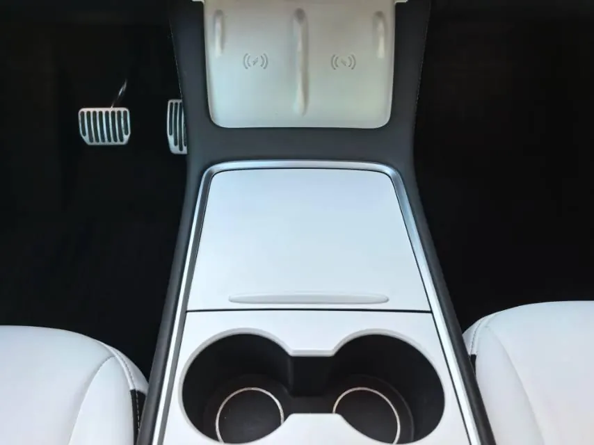 Tesla 2022 Model Y rear-wheel drive version (facelift) automatic gear 16