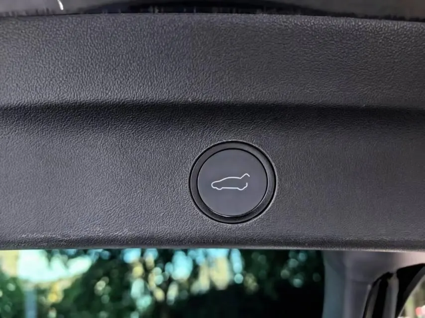 Tesla 2022 Model Y rear-wheel drive version (facelift) automatic gear 19