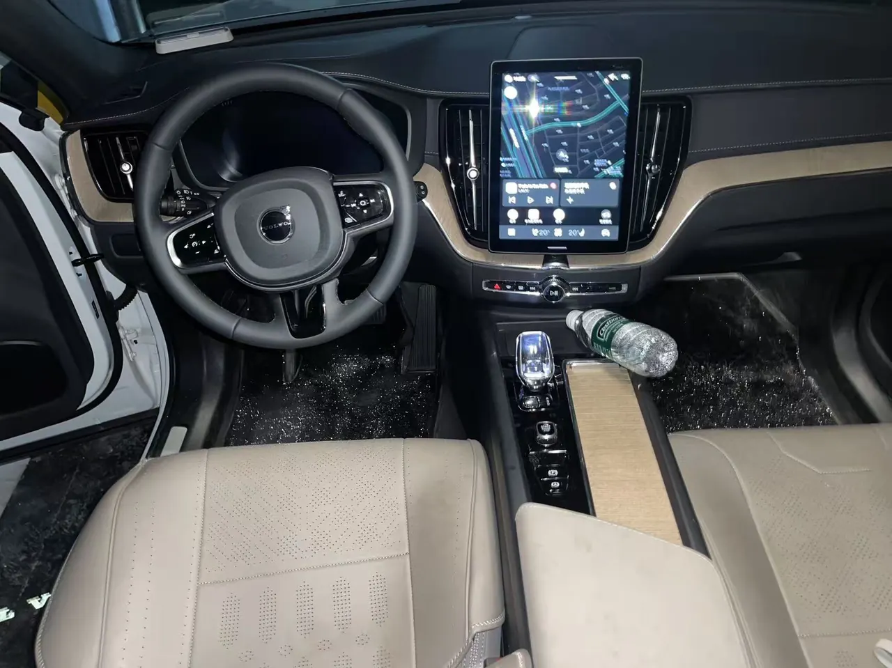 Volvo 2026 XC60 48V 2.0T B5 4-wheel drive Zhiyuan Deluxe Edition Automatic Gear 5