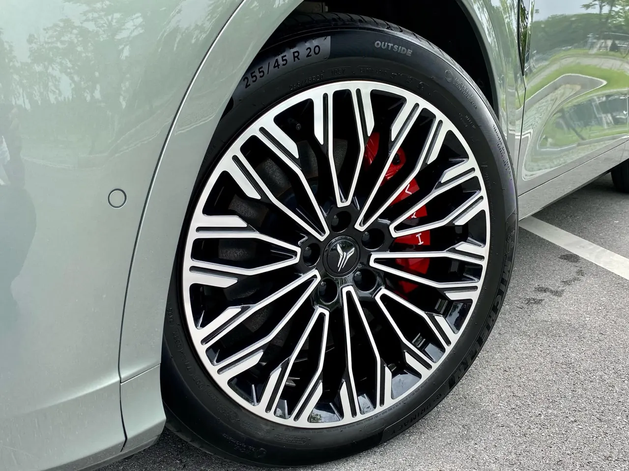 Voyah 2025 FREE four-wheel drive dry Kun version of automatic gear 9