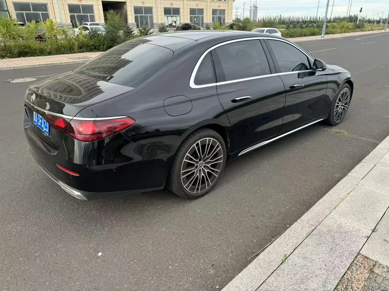 Mercedes Benz E Class 2026 E 300 L 48V 2.0T Honorable Automatic Gear 9