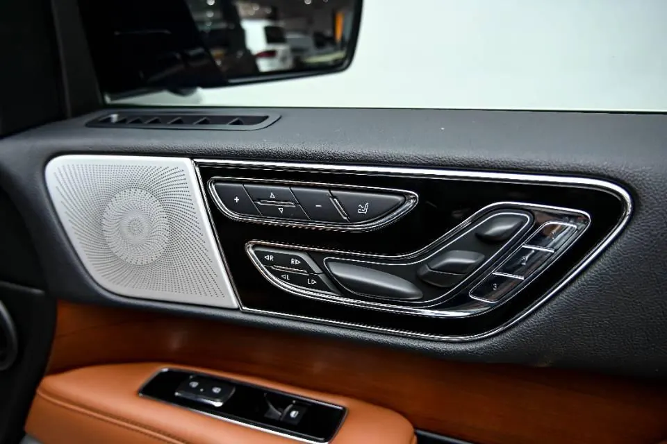 Lincoln Navigator (Imported) 2020 Navigator 3.5T Distinguished Edition Automatic Gear 19