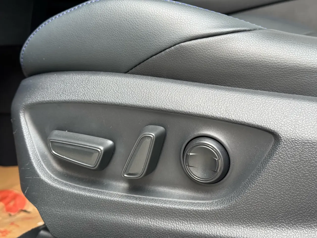 Toyota 2020 C- HR 2.0 stepless leading version of automatic gear 10