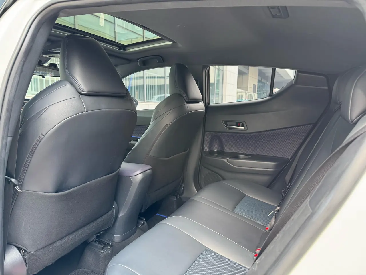 Toyota 2020 C- HR 2.0 stepless leading version of automatic gear 11