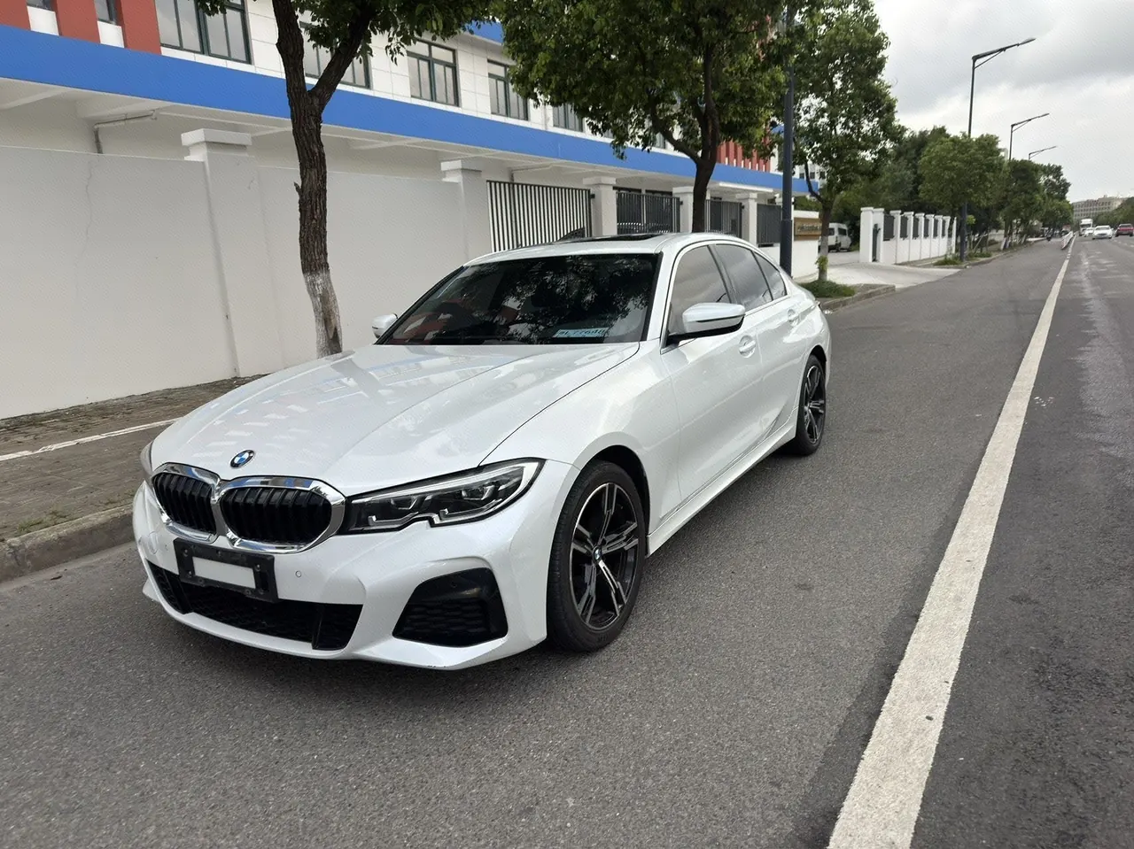 BMW 3 Series 2022 325i 2.0T M Sports Suit (Modified) Automatic Gear - View 1