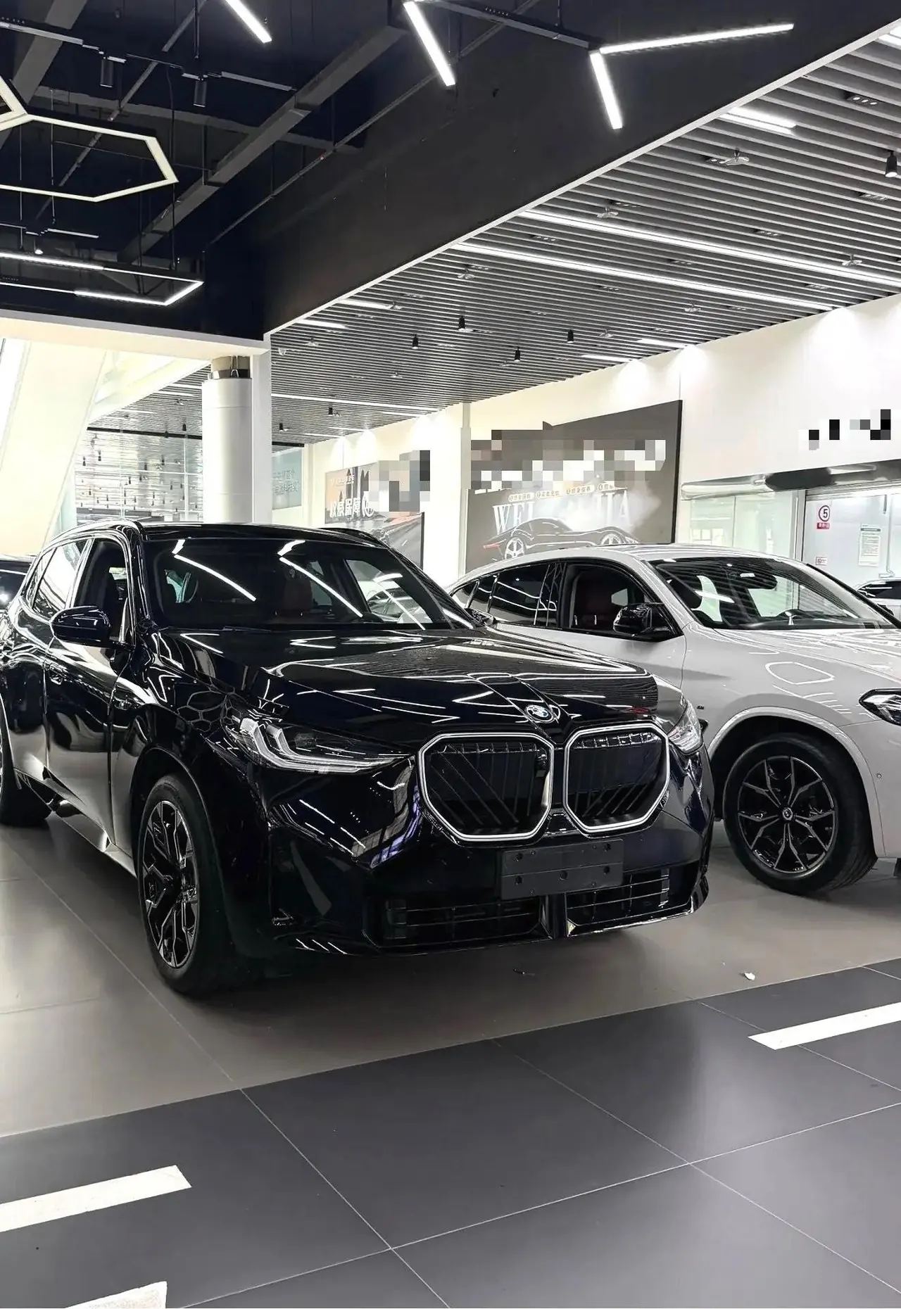 BMW 2026 X3 xDrive30L 2.0T Leading M Sports Obsidian Night Suit Automatic Gear 2