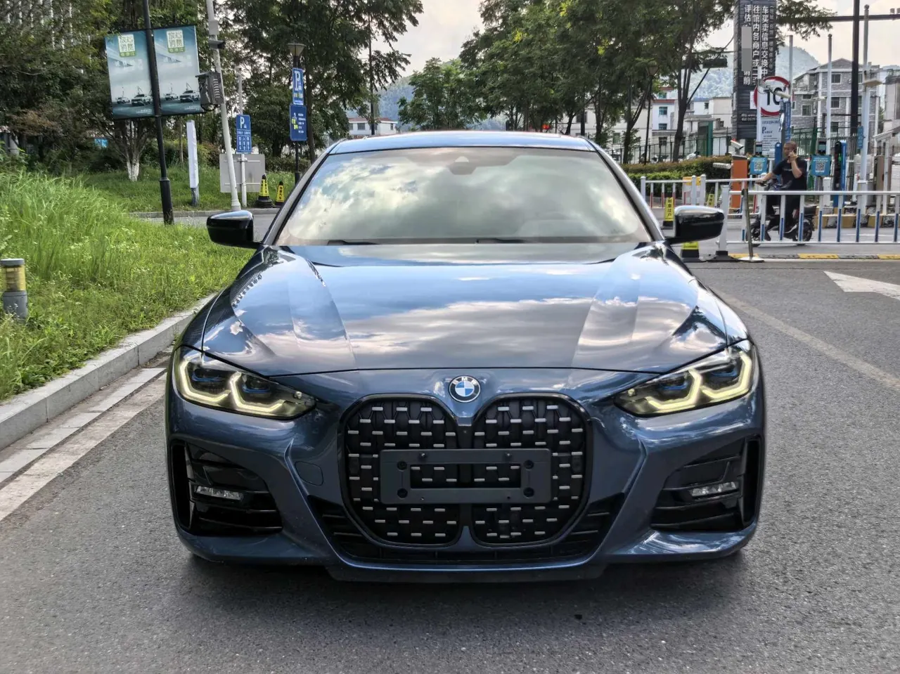 BMW 4 Series (Imported) 2022 425i Coupe 2.0T M Sports Obsidian Night Kit (Changed) Automatic Gear 2