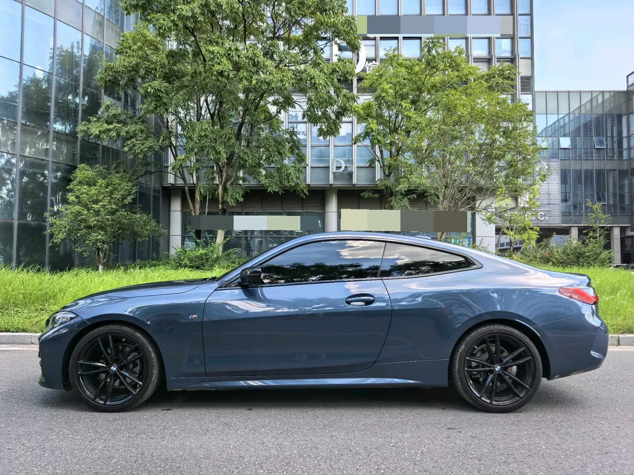 BMW 4 Series (Imported) 2022 425i Coupe 2.0T M Sports Obsidian Night Kit (Changed) Automatic Gear 3