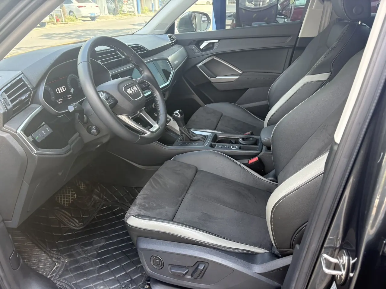 Audi 2022 Q3 1.4TFSI 35TFSI Aggressive Dynamic Automatic 4