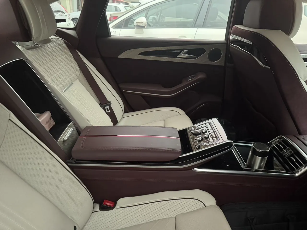 HongQi 2020 H9 3.0T Zhilian Flag Collar Four-seat Automatic Gear 7