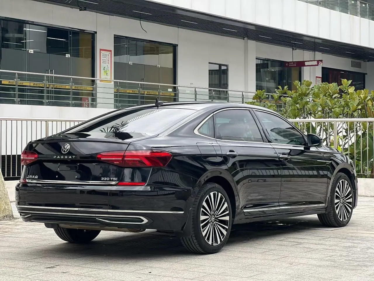 Volkswagen 2020 Passat 2.0TSI 330TSI Deluxe Edition Automatic 5