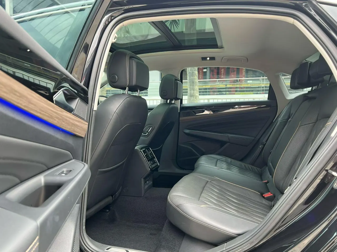 Volkswagen 2020 Passat 2.0TSI 330TSI Deluxe Edition Automatic 7