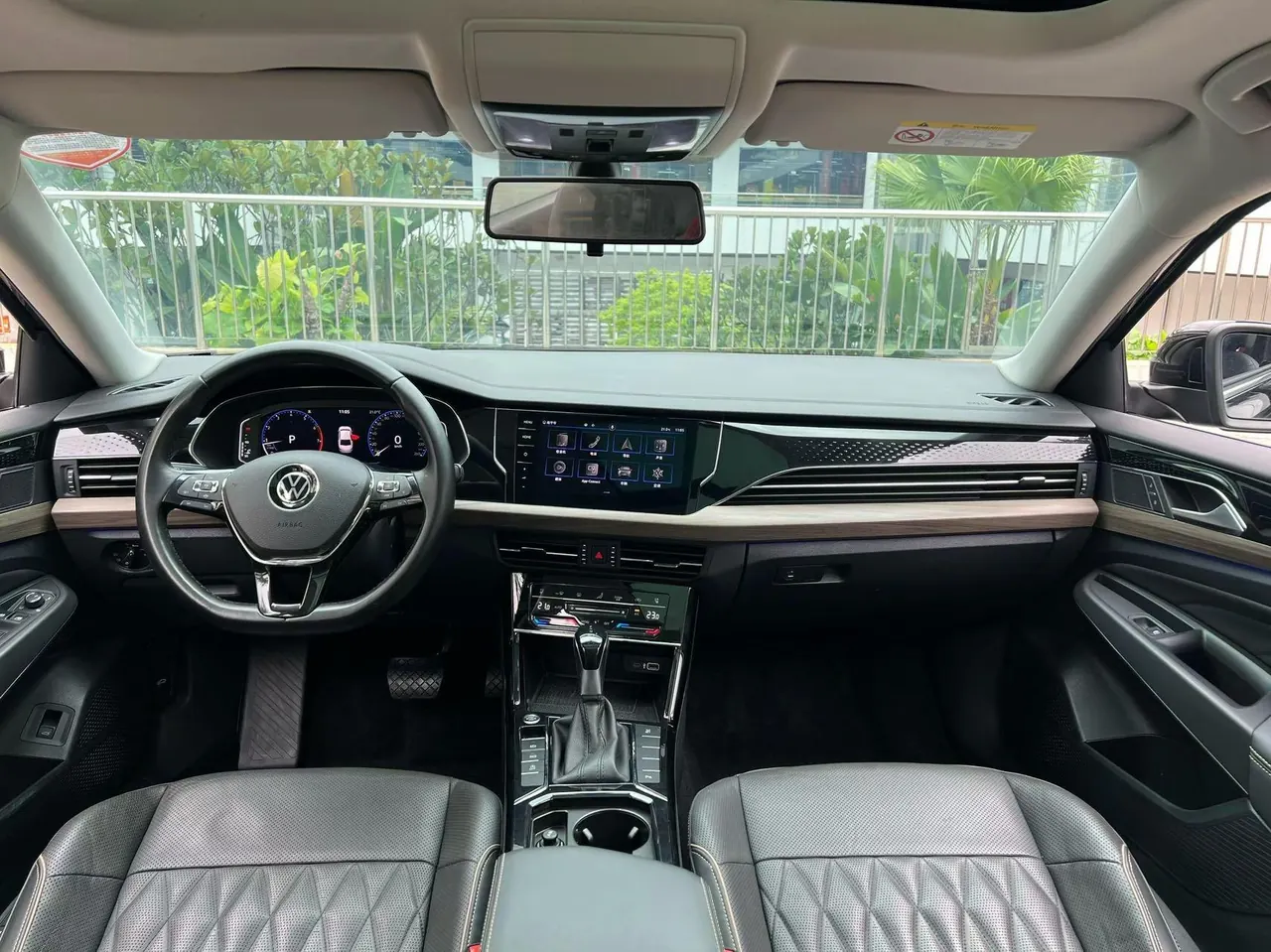 Volkswagen 2020 Passat 2.0TSI 330TSI Deluxe Edition Automatic 8