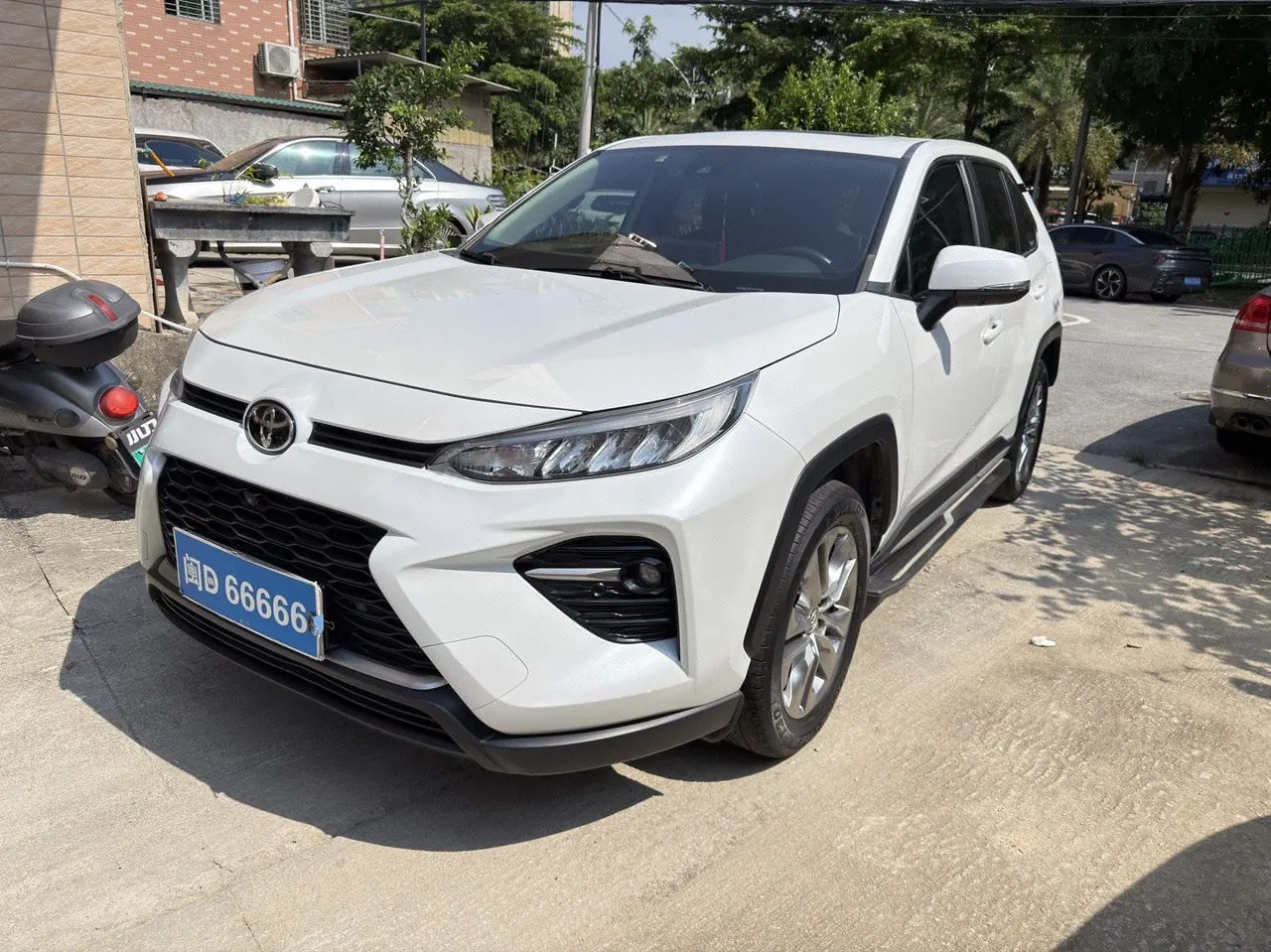 Toyota 2022 Willanda 2.0 Stepless Two-Drive Luxury PLUS Edition Automatic Gear - View 1