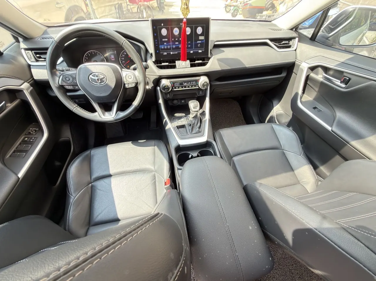 Toyota 2022 Willanda 2.0 Stepless Two-Drive Luxury PLUS Edition Automatic Gear 4