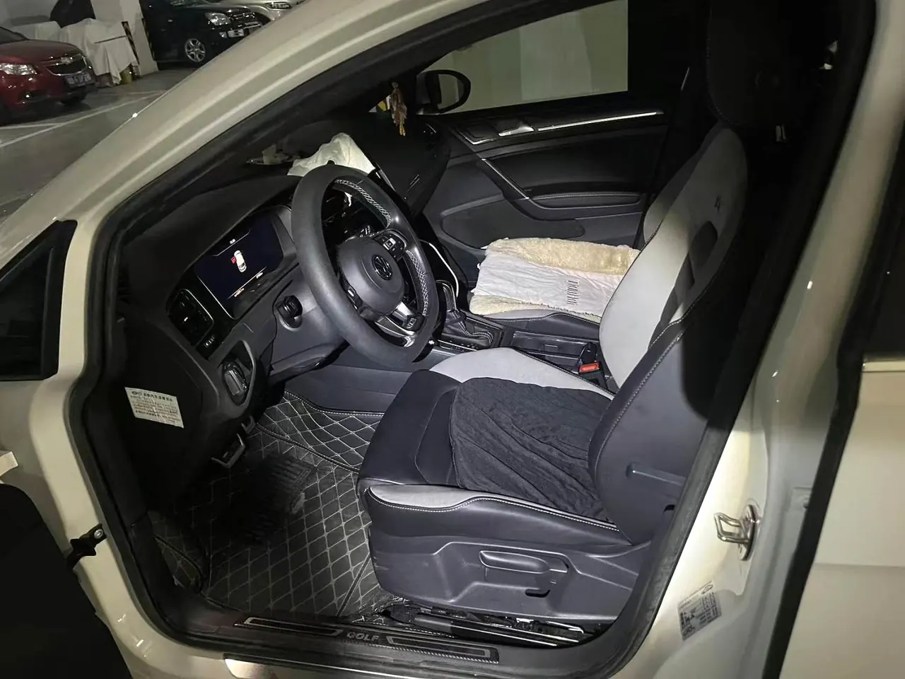 Volkswagen 2020 Golf 7 R-Line 1.4TSI 280TSI Automatic 4