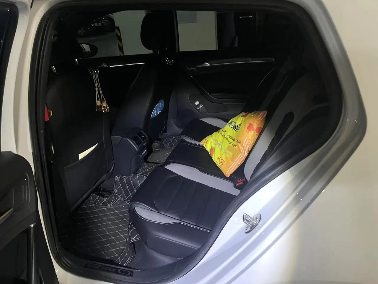 Volkswagen 2020 Golf 7 R-Line 1.4TSI 280TSI Automatic 5