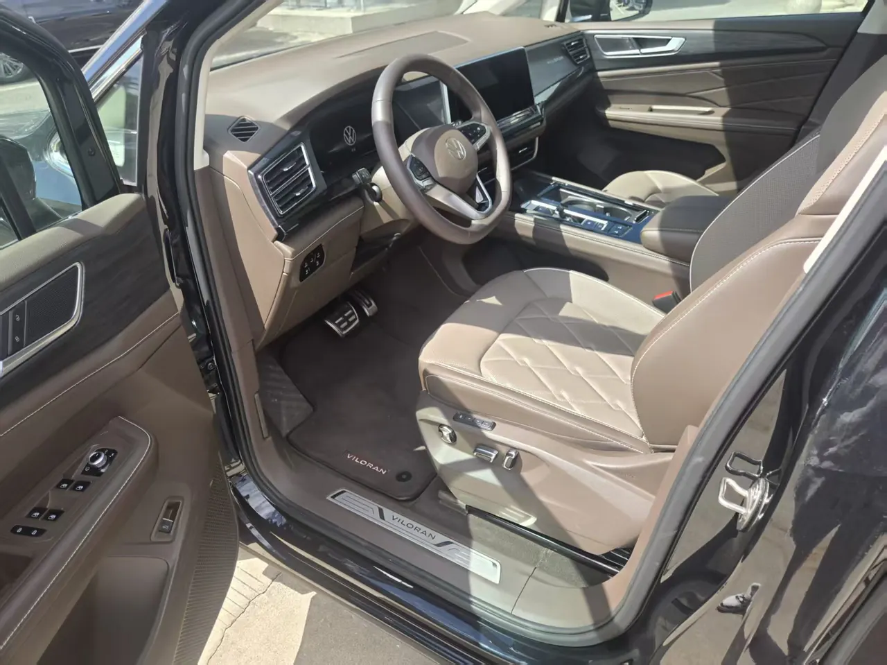 Volkswagen 2024 Wei (Viloran) 2.0TSI 380TSI Premium Edition Automatic Gear 3