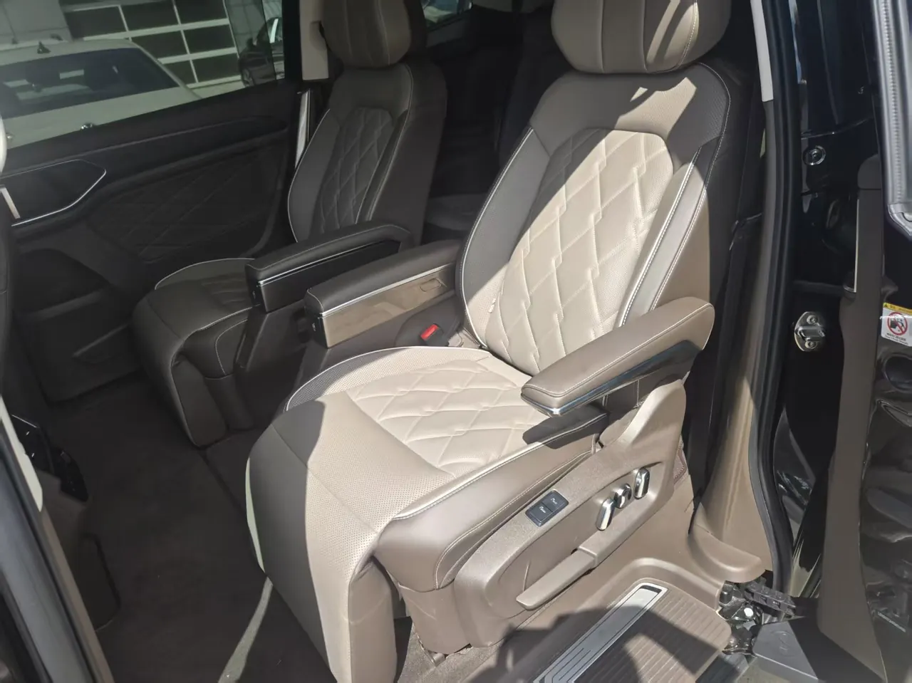 Volkswagen 2024 Wei (Viloran) 2.0TSI 380TSI Premium Edition Automatic Gear 5