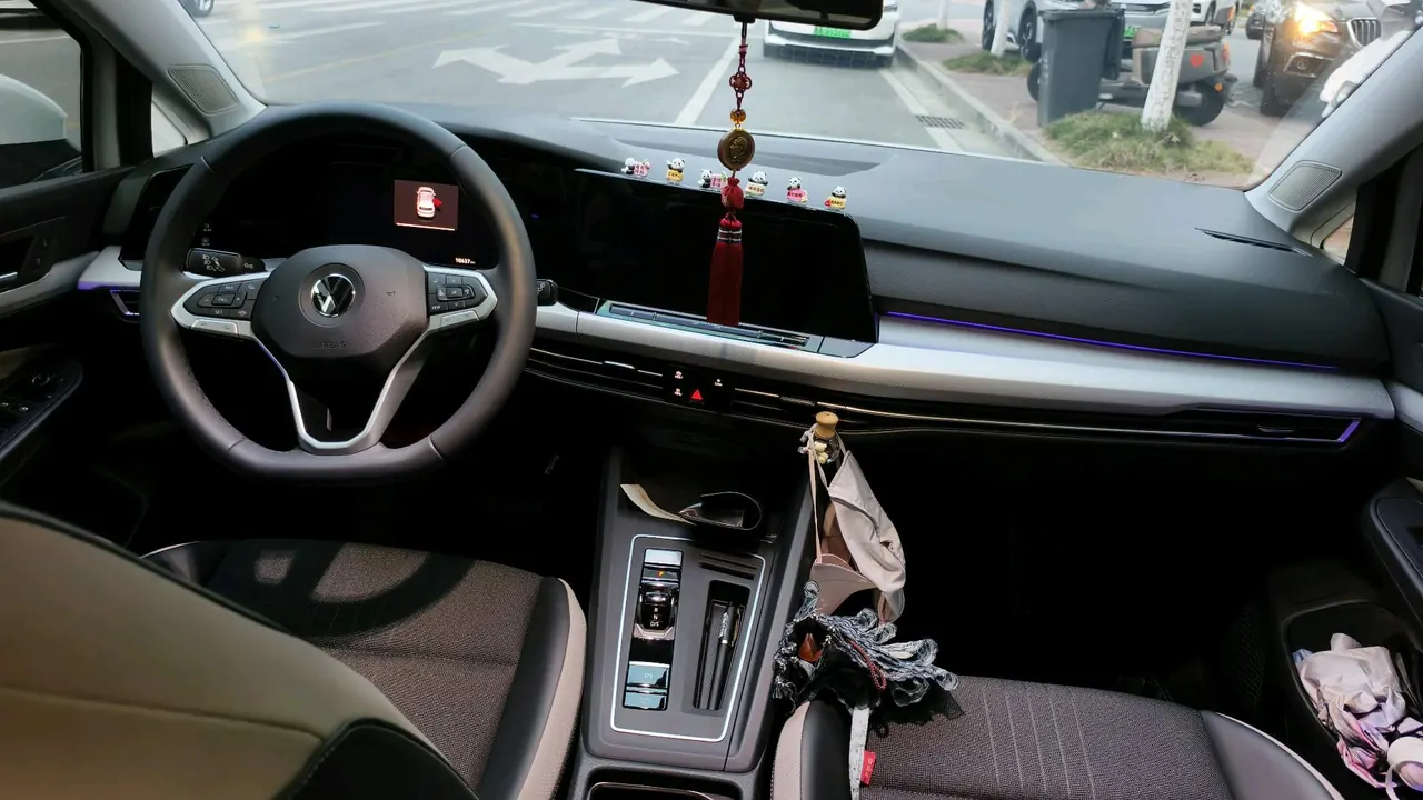 Volkswagen 2024 Golf 8 PRO 1.4TSI 280TSI 50 Year Legendary Automatic 8