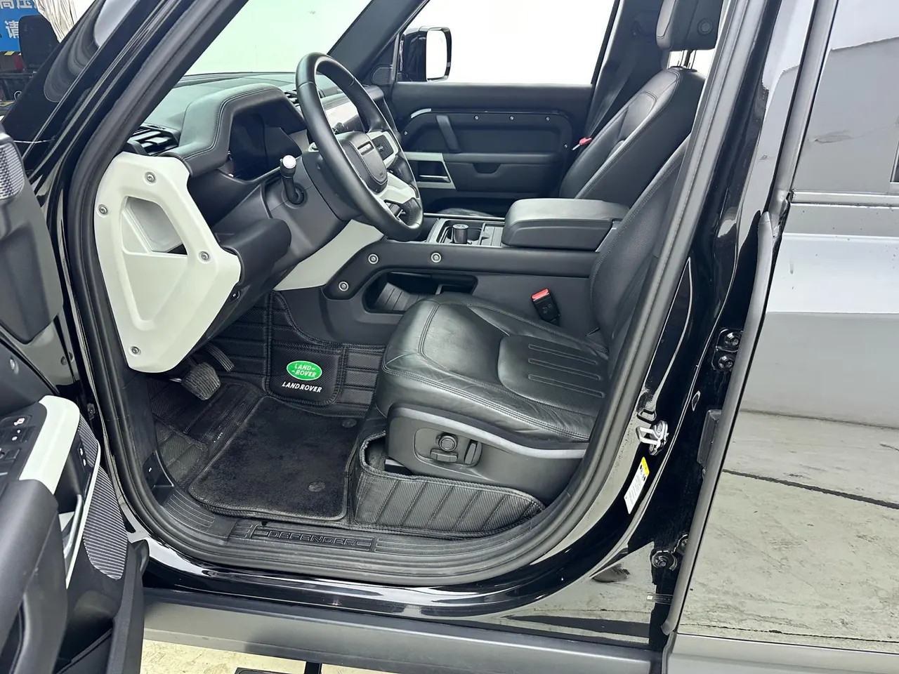 Land Rover Guard (Imported) 2020 Guard 110 3.0T P400 HSE Automatic Gear 3