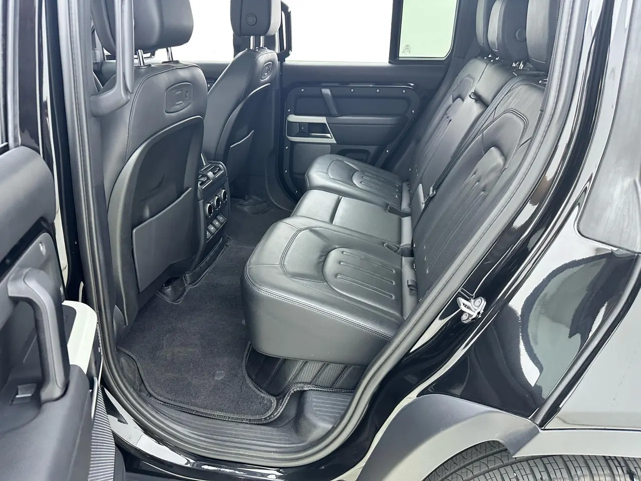 Land Rover Guard (Imported) 2020 Guard 110 3.0T P400 HSE Automatic Gear 4