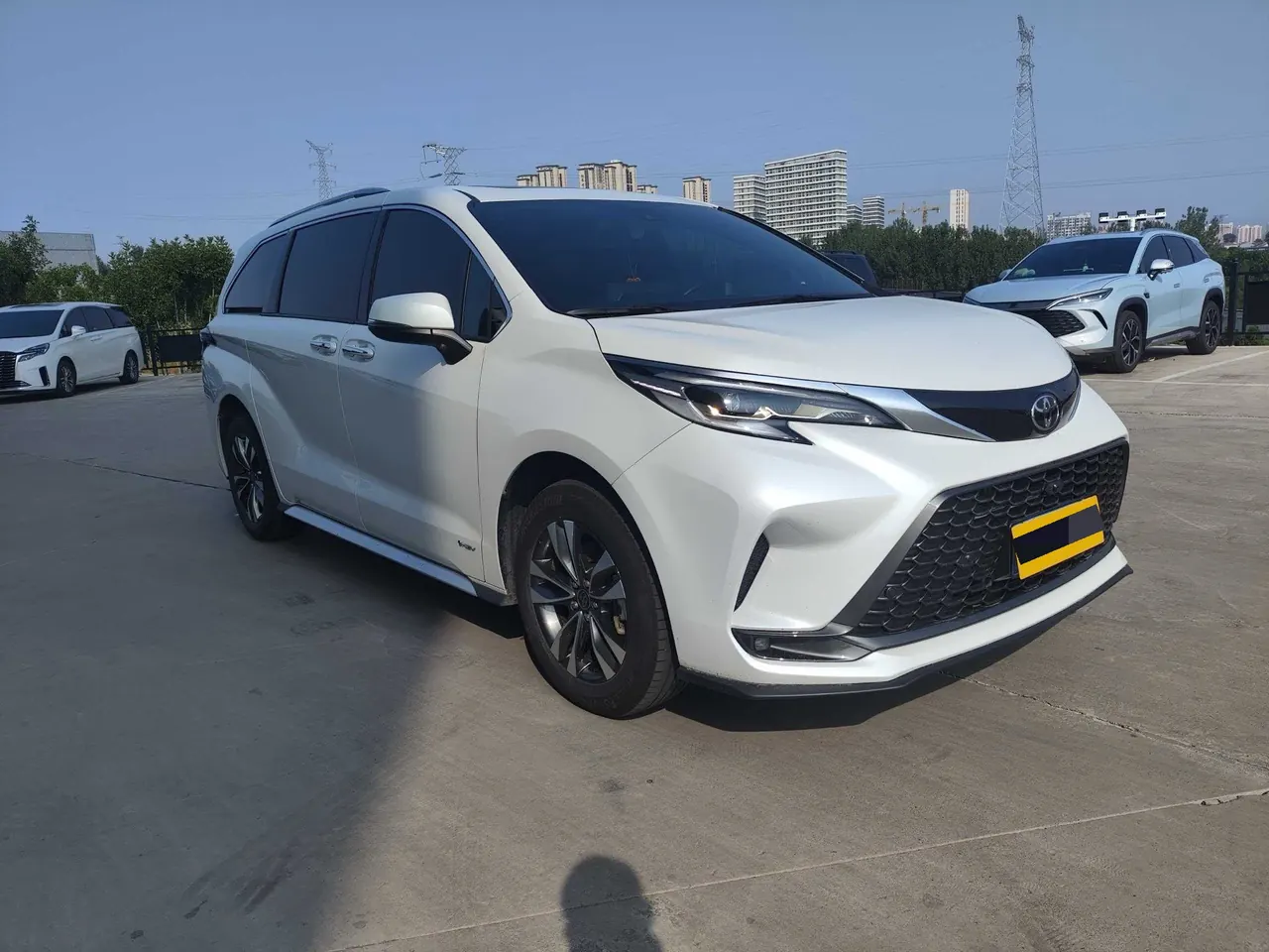 Toyota 2024 Grevia HYBRID 2.5 Stepless Deluxe Edition Automatic Transmission 3