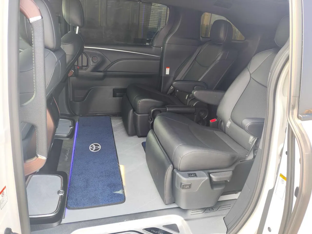 Toyota 2024 Grevia HYBRID 2.5 Stepless Deluxe Edition Automatic Transmission 6