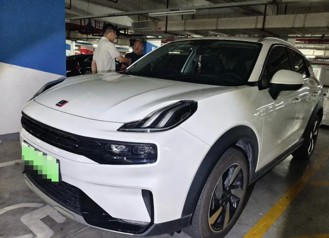 LYNK&amp;CO 2020 LYNK&amp;CO 06 PHEV 1.5TD Plus Automatic - View 1