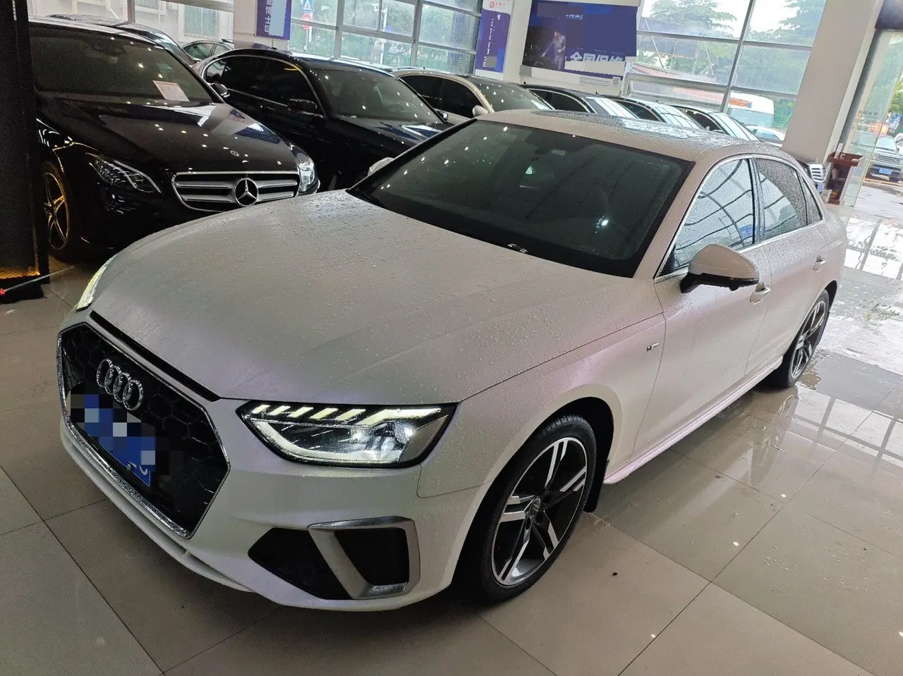 Audi 2020 A4L 2.0TFSI 40TFSI Deluxe Dynamic Automatic - View 1